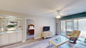 Scenic Serenity 2 Bedroom Villa with Balcony